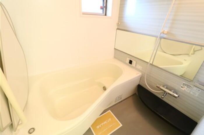 バス・シャワールーム　日々の疲れを癒すお風呂付です