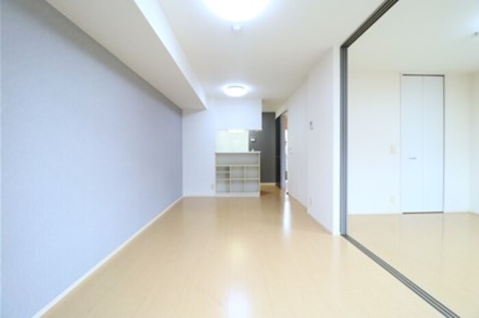 居室・リビング　こちらの居間で趣味の時間をお楽しみください