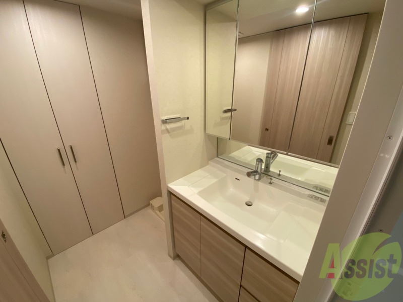 洗面設備　こちらに洗面台があります。朝の洗顔はこちらで。