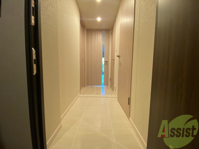 玄関　玄関の様子です。明るい印象ですね。気分もあがりそう。