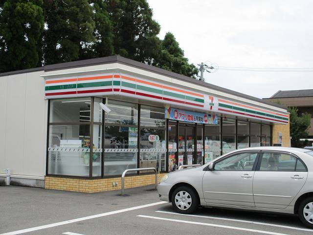 コンビニ　セブンイレブン宮崎田吉店（コンビニ）まで120m