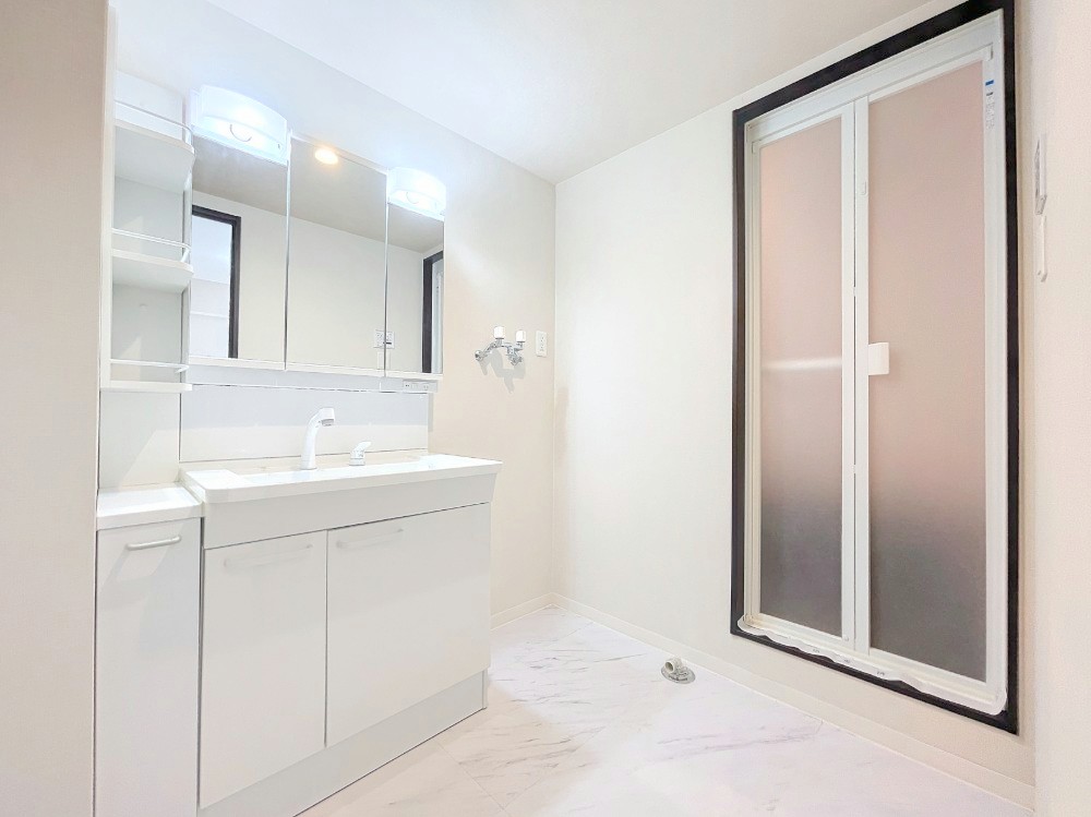 洗面設備　シャンプードレッサー付きです♪