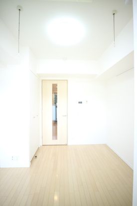 居室・リビング　※別部屋の参考写真です。