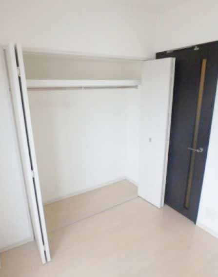 収納　★ハンガーラック付き収納★