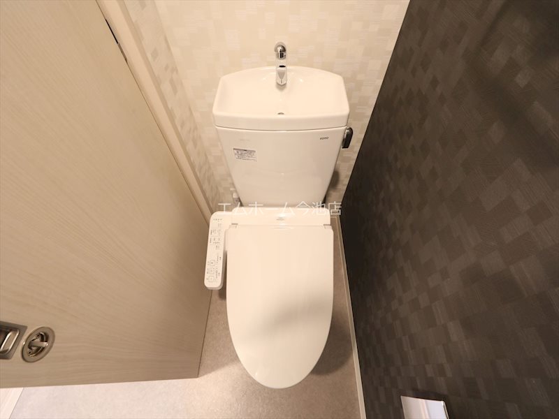トイレ　温水洗浄便座付トイレ