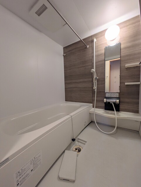 バス・シャワールーム　★広々としたバスルーム