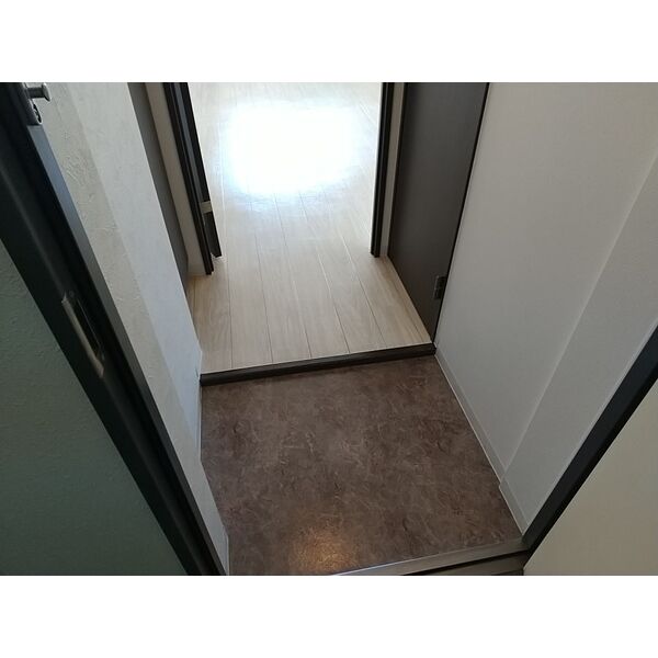 玄関　開放的な玄関がお出迎え♪♪