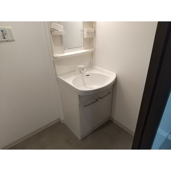 洗面設備　シャンプードレッサー完備♪