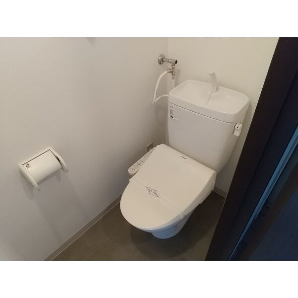 トイレ　ウォシュレット付きのお部屋です♪