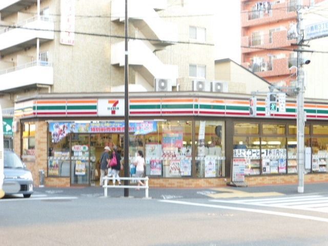 コンビニ　セブンイレブン（コンビニ）まで270m