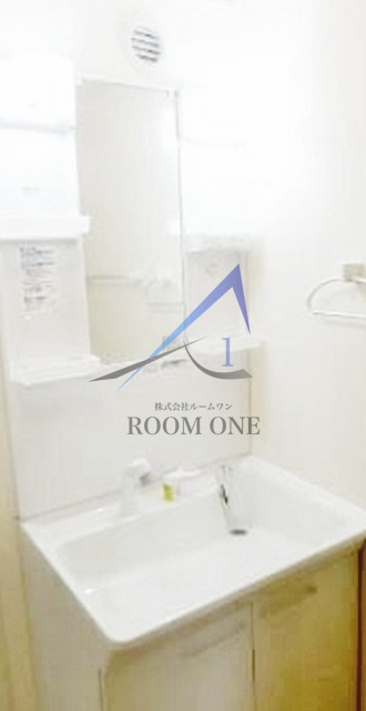 洗面設備　独立洗面台です。