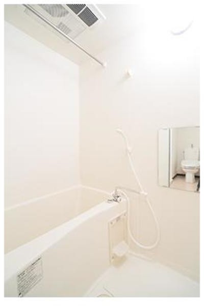 バス・シャワールーム　雨の日でも安心の浴室乾燥機付きです♪