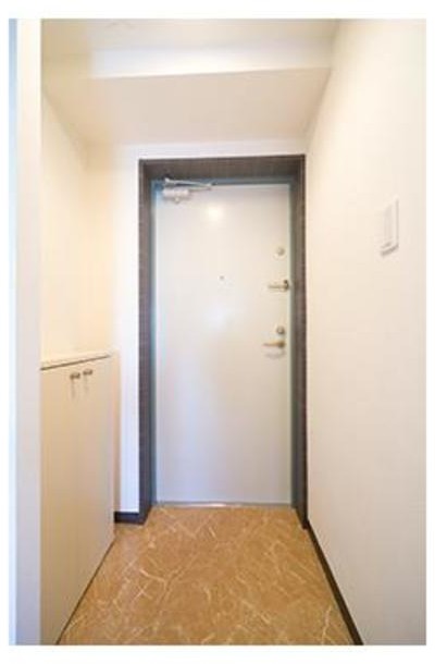 玄関　便利なカウンター型シューズボックス♪