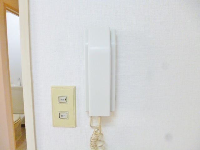 セキュリティ　インターホンで来客を確認できます