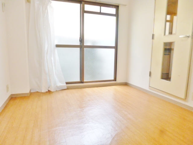 居室・リビング　６帖のお部屋です