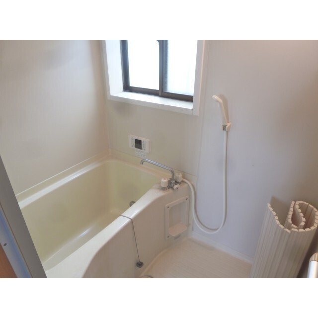 バス・シャワールーム　お風呂で日々の疲れを落としましょう