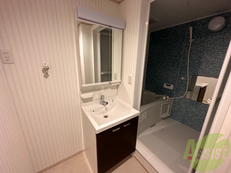 洗面設備　独立洗面台なので、朝の身支度もバッチリです。