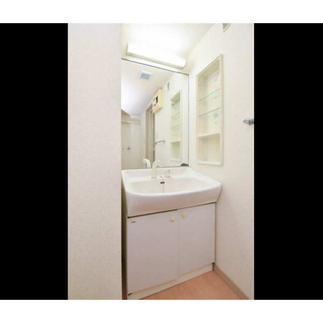 洗面設備　【洗面化粧台】同物件・他号数写真となります。現況と異なる場合