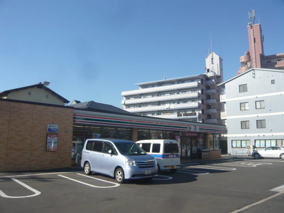 コンビニ　セブンイレブン広島中筋２丁目店（コンビニ）まで317m