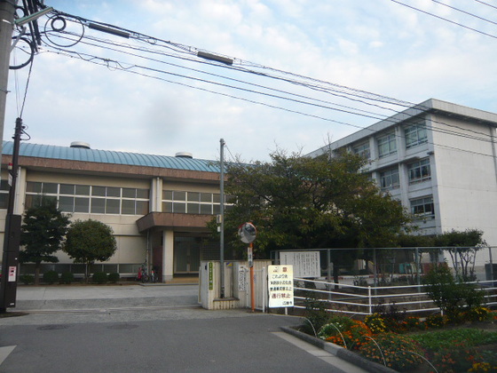 小学校　広島市立中筋小学校（小学校）まで644m