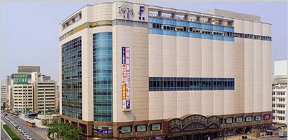 ショッピングセンター　エールエールA館（ショッピングセンター）まで758m