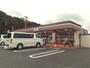 コンビニ　セブン-イレブン四日市三重団地入口店（コンビニ）まで1037m