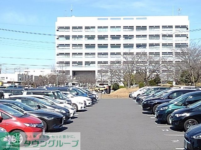 役所　三郷市役所（役所）まで900m