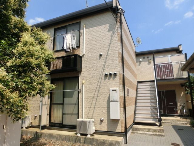 建物外観　四街道駅7分の便利な場所にあるアパートです。