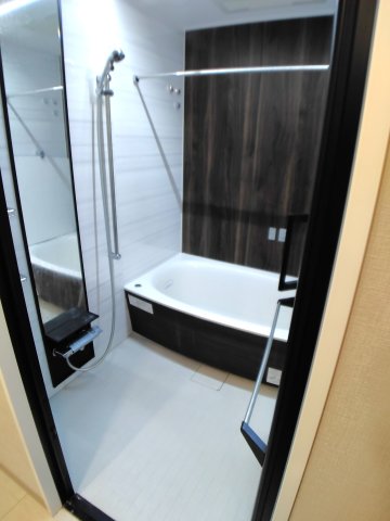 バス・シャワールーム　※同物件別住戸の写真を参考に掲載しております。