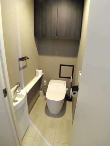 トイレ　※同物件別住戸の写真を参考に掲載しております。