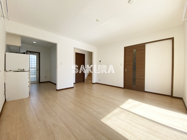 居室・リビング　使いやすい形の為、レイアウトを楽しめます♪