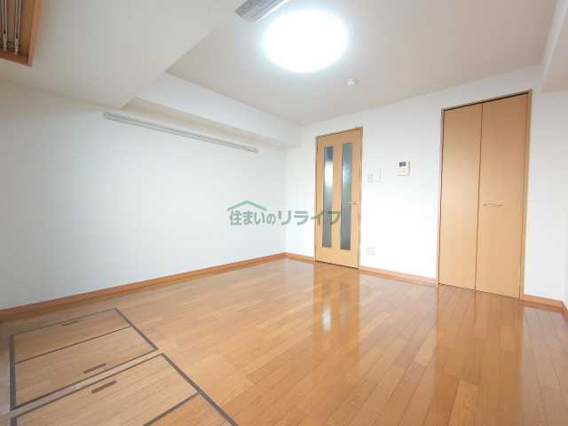 居室・リビング　※参考写真です。同じ間取りの別部屋になります。