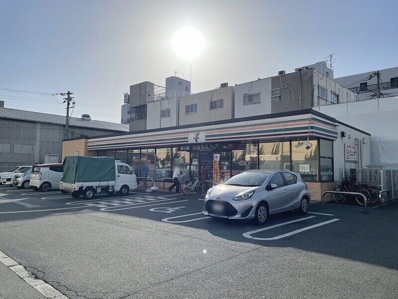コンビニ　セブンイレブン大阪今林4丁目店（コンビニ）まで557m