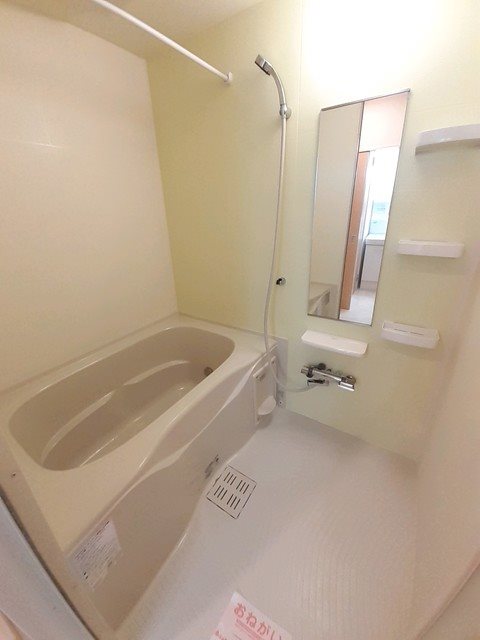 バス・シャワールーム　追い焚きができるお風呂です。