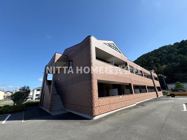 建物外観　重量鉄骨造のアパートです◆