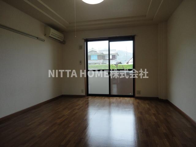 居室・リビング　9.1帖の洋室です♪