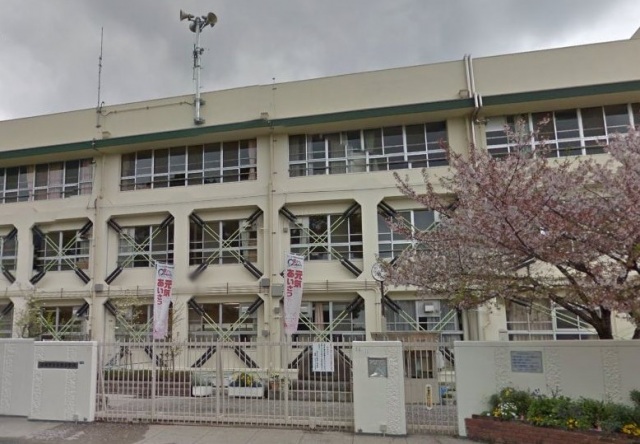 小学校　茨木市立葦原小学校（小学校）まで424m