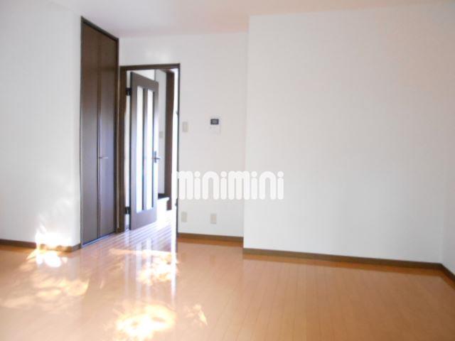 居室・リビング　１階のリビングダイニング