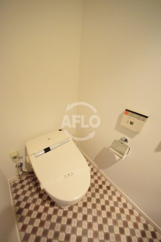 トイレ　グランドメゾン南船場　温水洗浄便座