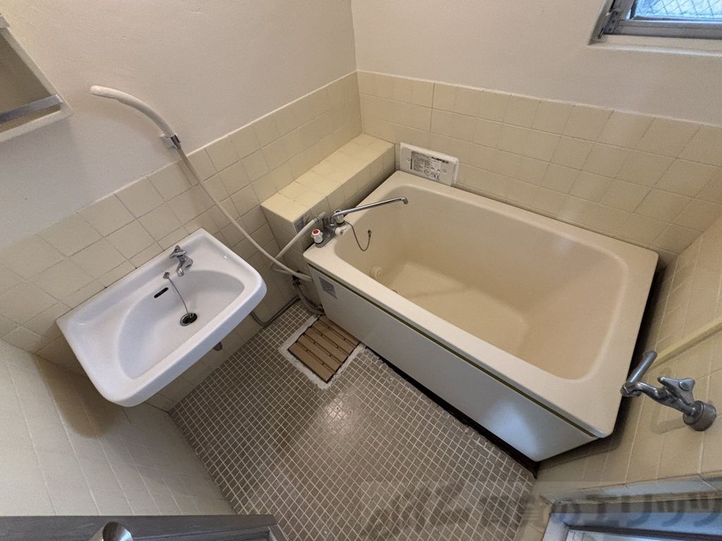 バス・シャワールーム　バス