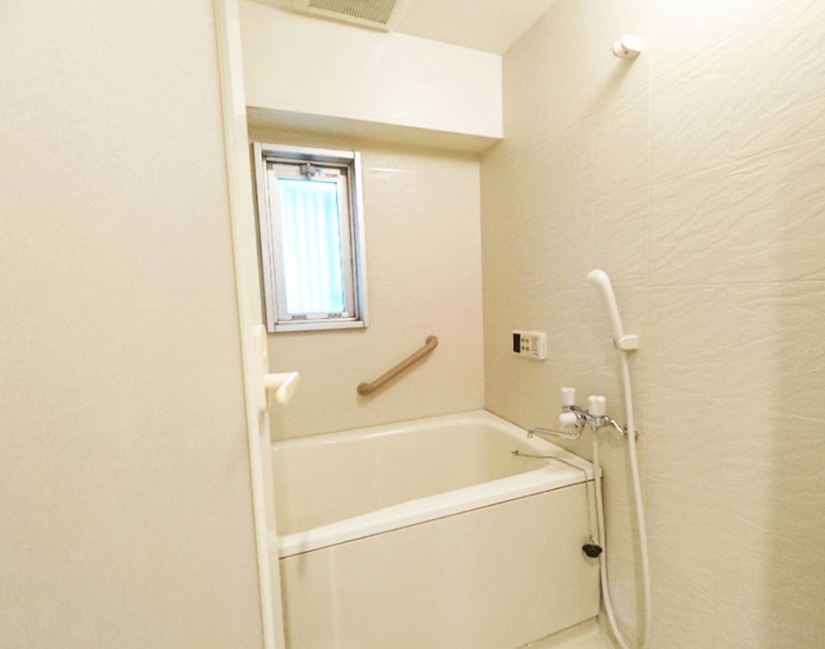 バス・シャワールーム　同タイプ写真です