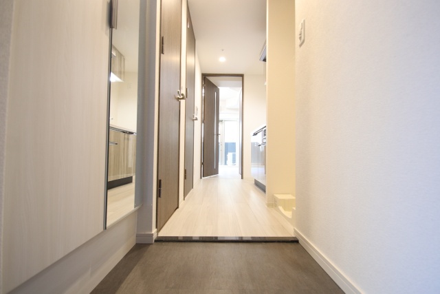 玄関　※別室の参考写真の為、現況優先です。