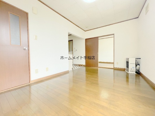 居室・リビング　明るく広々リビングスペース♪