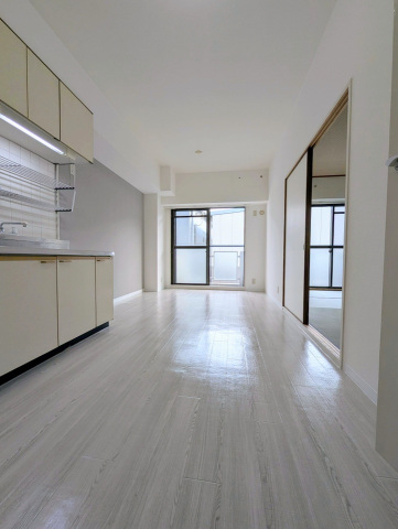 居室・リビング　南向きで明るいリビング