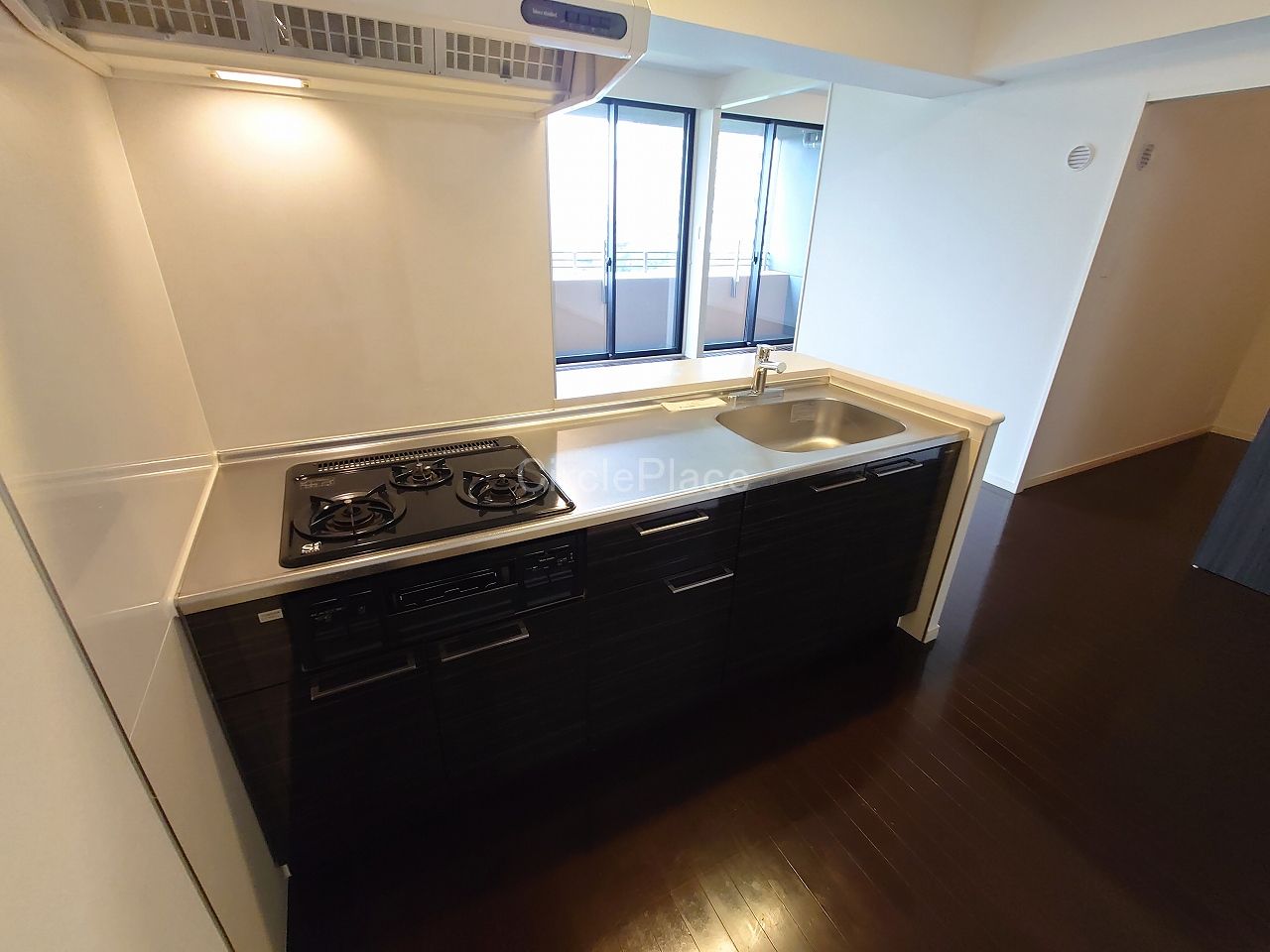 キッチン　カウンターキッチン　３口ガス