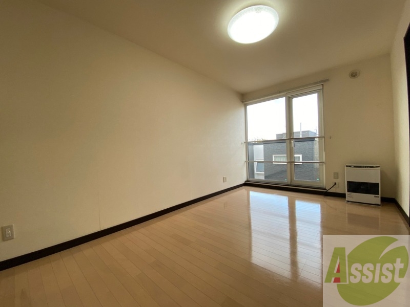 居室・リビング　広くてきれいなリビングです！快適に過ごせそうですね。