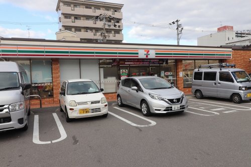 コンビニ　セブンイレブン大阪鶴見6丁目店（コンビニ）まで482m