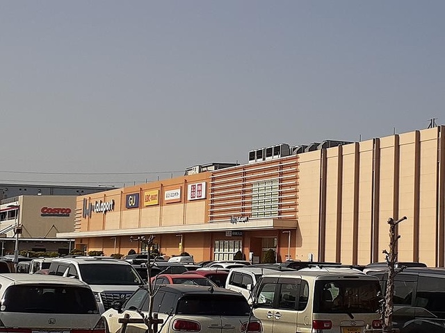 ショッピングセンター　ららぽーと新三郷（ショッピングセンター）まで2000m