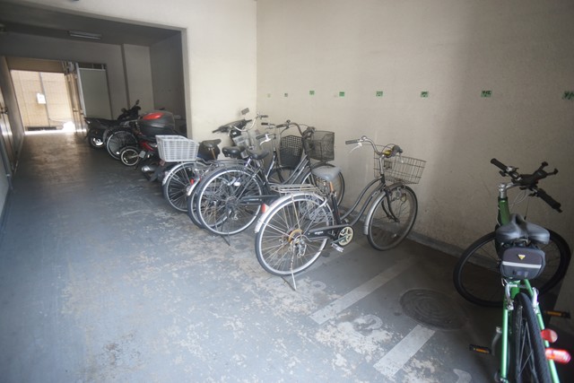 その他共有部分　うれしい屋根付の駐輪場です♪