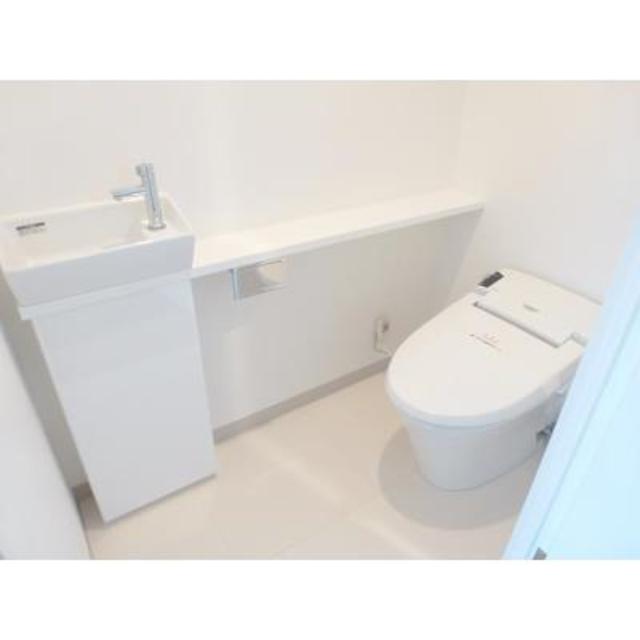 トイレ　※写真は同タイプ住戸です。